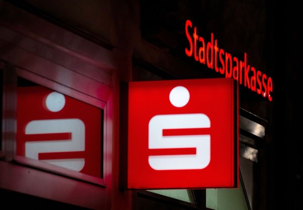 Die Filiale einer Stadtsparkasse in München. - © Sven Hoppe/dpa