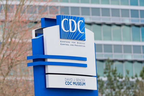Die Behörde CDC stuft das Risiko für die Öffentlichkeit weiter als gering ein. - © Miguel Martinez/Atlanta Journal-Constitution/AP/dpa
