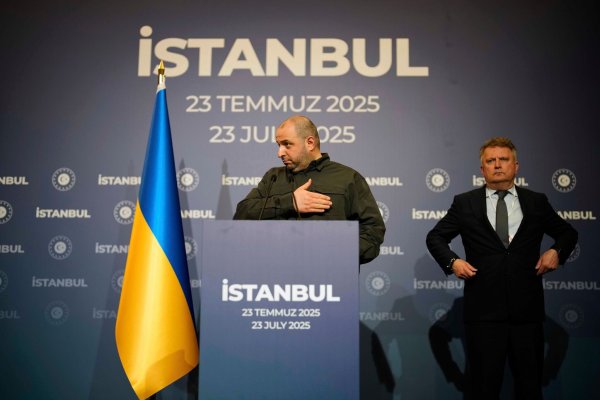 Umjerow führte ab Mai für die Ukraine Verhandlungen mit Russland und soll auch nun wieder einen Gefangenenaustausch vermitteln. (Archivbild) - © Emrah Gurel/AP/dpa