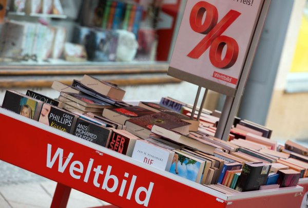 Weltbild hatte im Juni beim Amtsgericht Augsburg Insolvenz angemeldet. (Archivbild) - © Jens Büttner/dpa