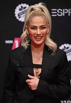 Loredana, Rapperin aus der Schweiz (2019). - &copy; Foto: Henning Kaiser/dpa