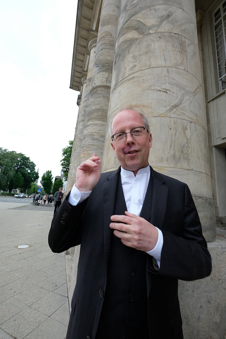 Intendant Kay Metzger, der Detmold zum Ende der Spielzeit nach 13 Jahren verlässt und in gleicher Funktion ans Theater Ulm wechselt, wurde verabschiedet. - © Vera Gerstendorf-Welle