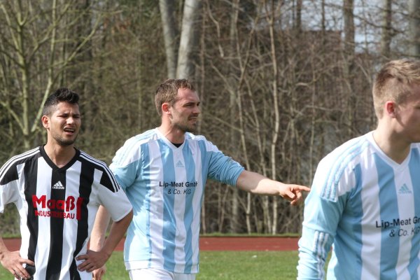 Erwartet eine spannende Saison: Kachtenhausens Spielertrainer Alexander Rau (Mitte). - © Archivbild: Lucas
