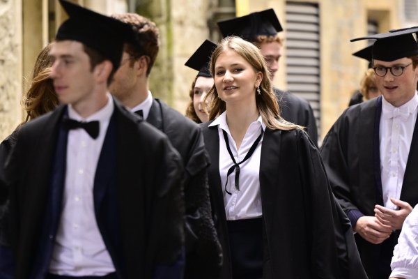 Planmäßig würde die belgische Kronprinzessin Elisabeth ihr Masterstudium im Mai 2026 beenden. (Archivbild) - © Laurie Dieffembacq/Belga/dpa