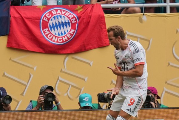 Harry Kane jubelt nach seinem ersten Tor. - © Lynne Sladky/AP/dpa