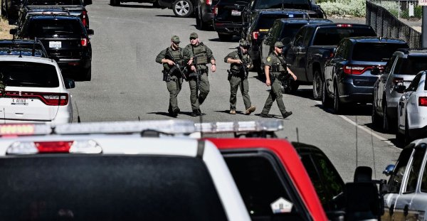 Der Einsatz zog sich lange hin. - © Kathy Plonka/The Spokesman-Review/AP/dpa