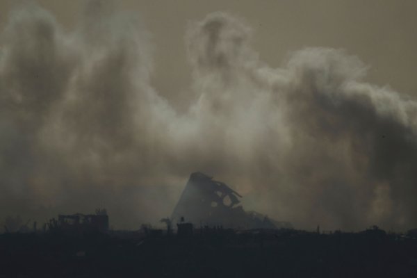 Nach Medienberichten hat das israelische Militär alle seine regulären Infanterie- und Panzerbrigaden in den umkämpften Gazastreifen verlegt. (Archivbild) - © Leo Correa/AP/dpa