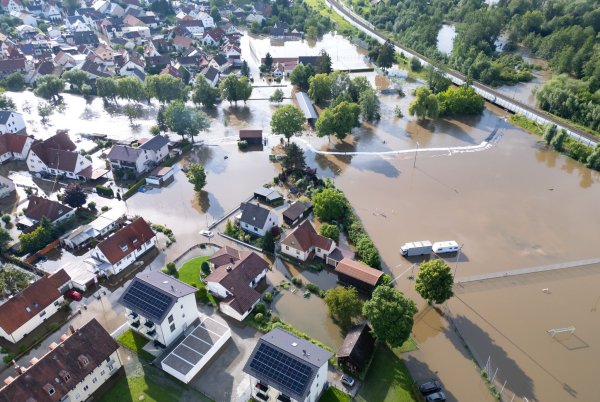 Vor einem Jahr hat das Hochwasser in Süddeutschland schwere Schäden angerichtet. (Archivbild). - © Sven Hoppe/dpa