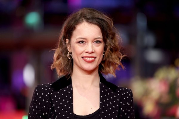 In der Nebensektion Un Certain Regard sitzt Paula Beer in der Jury. - © Gerald Matzka/dpa