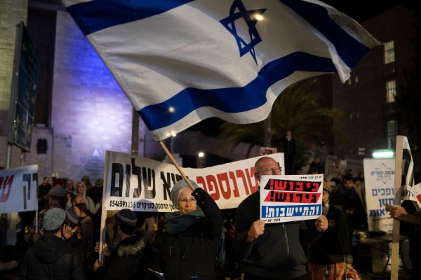 in Israel gibt es Rufe nach einer Fortsetzung des Krieges. - © Leo Correa/AP/dpa