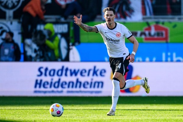 Frankfurts Nationalspieler Robin Koch steht gegen Leverkusen vor einer Rückkehr in die Startelf. - © Tom Weller/dpa