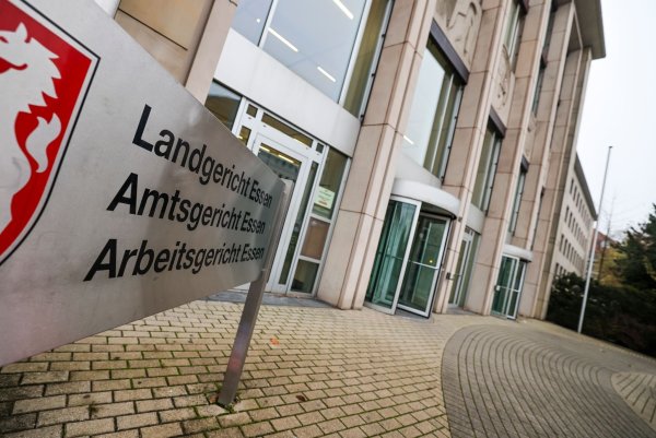 Verbotene Sterbehilfe: Prozess gegen Arzt geplatzt. (Symbolbild) - © Christoph Reichwein/dpa