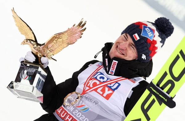 Kamil Stoch - © Foto: Daniel Karmann/dpa