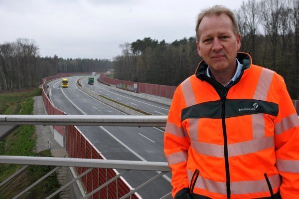 Michael Johanning von Straßen.NRW: "Der Schaden ist gerade erst entdeckt worden." - © Uwe Pollmeier
