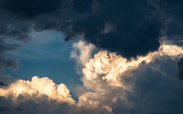 Langsam schieben sich vereinzelt Wolken vor die Sonne, am Abend könnte es Gewitter geben. - © Symbolfoto: Pixabay