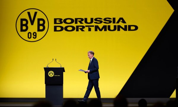BVB-Geschäftsführer Hans-Joachim Watzke rechnete vor, dass bei der Mitgliederversammlung nur 0,25 Prozent der 215.000 Mitglieder gegen die Partnerschaft mit Rheinmetall gestimmt hätten. - © Bernd Thissen/dpa