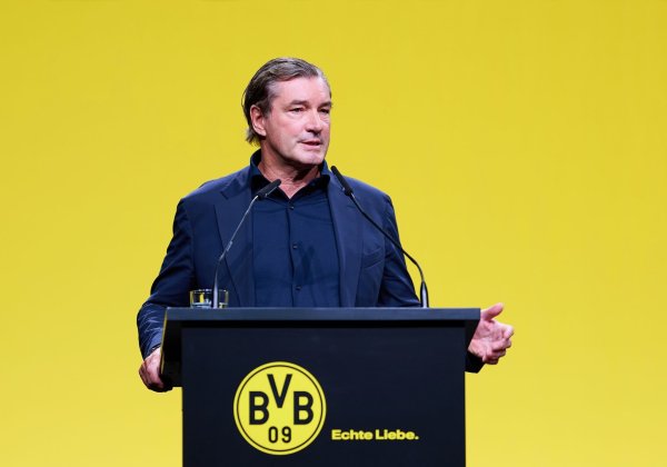 Michael Zorc stellt sich den BVB-Aktionären in einer Rede vor. - © Bernd Thissen/dpa