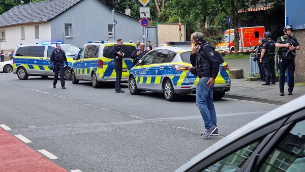 Frau nach Schuss auf einem Auge blind: Angeklagter schweigt (Archivbild). - © Justin Brosch/dpa