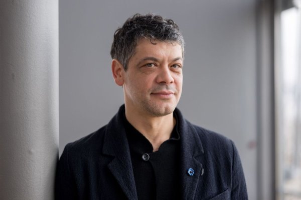 Er wird der neue Münchner Tatort-Kommissar: der Schauspieler Carlo Ljubek. (Archivbild) - © Tobias Hase/dpa