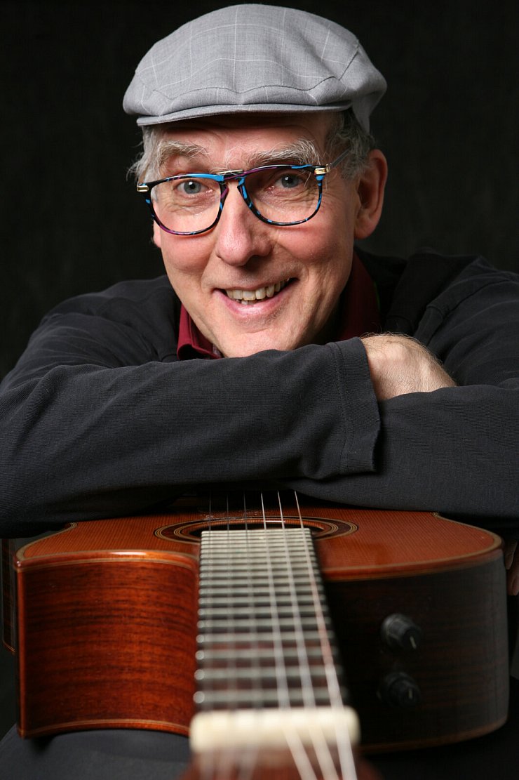 Jürgen Rittershaus alias „Heinz Flottmann“ würzt mit einer ordentlichen Prise ostwestfälischem Humor die kulinarischen Abende bei den Land-Wirten. - © Frank Nitschke