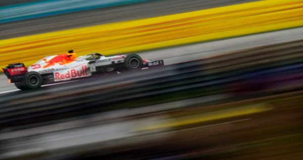 Verstappen - © Foto: Francisco Seco/AP/dpa