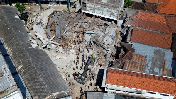 Die Zahl der Toten in Indonesien ist gestiegen. - © Sahlan Kurniawan/XinHua/dpa