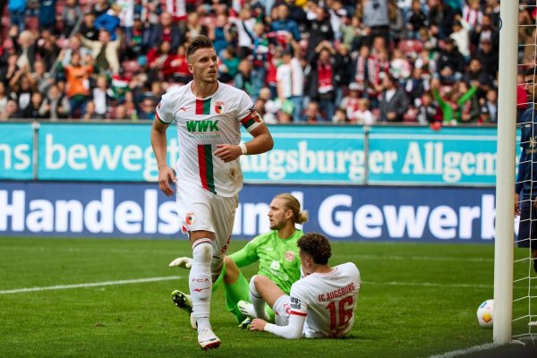 Ermedin Demirovic erzielte beide Treffer des FCA. - © Peter Fastl/Kolbert-press/dpa