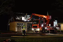 Garagen-Dachstuhlbrand - © Freiwillige Feuerwehr Augustdorf