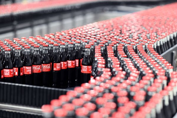 Coca-Cola-Produkte werden zurückgerufen. (Archivbild) - © Uli Deck/dpa