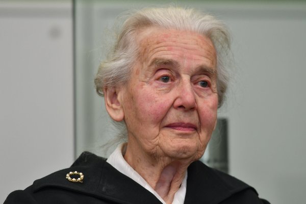 Ursula Haverbeck sitzt mittlerweile im geschlossenen Vollzug. - © picture alliance / Paul Zinken