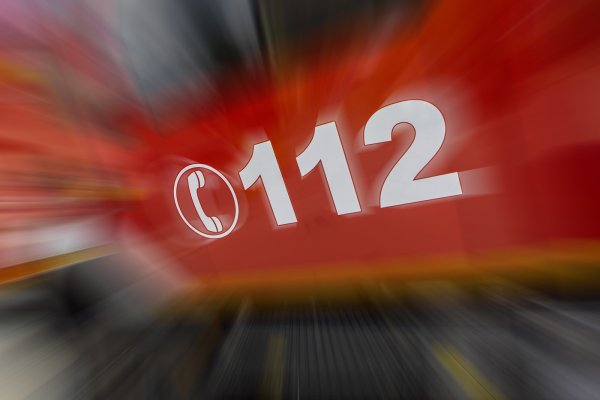 Großeinsatz: Die Feuerwehr kämpfte mehrere Stunden gegen die Flammen. - © Picture Alliance