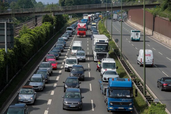 Neue Baustellen: In Bielefeld werden stadtweit zusätzliche Probleme im Straßenverkehr erwartet. - © Andreas Zobe