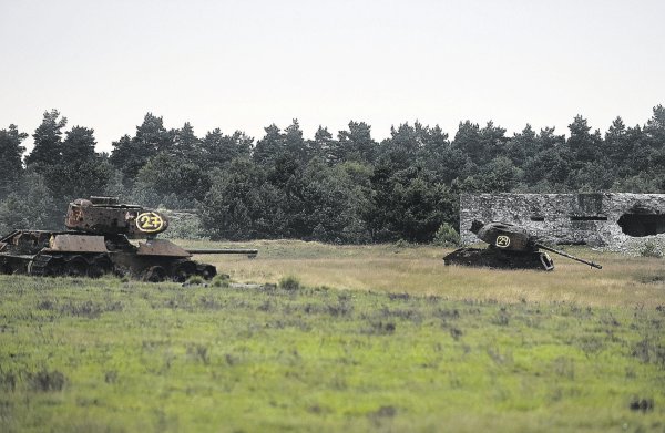 Alte Panzer und Bunker dienen den Soldaten als Zielobjekte für Übungen - © Marc Köppelmann
