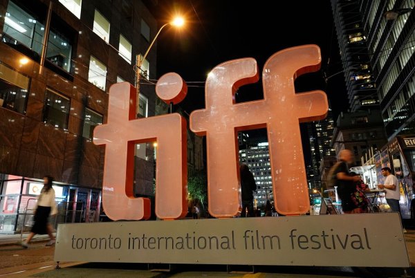 «Hamnet» von Chloé Zhao wird in Toronto als Siegerfilm ausgezeichnet. - © Chris Pizzello/Invision/AP/dpa
