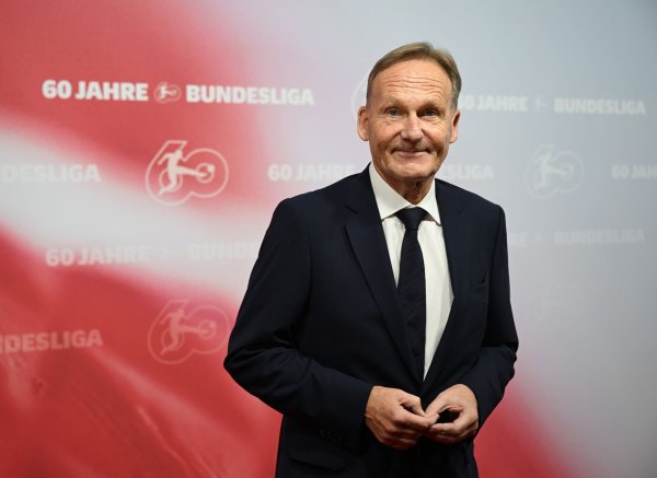 DFL-Aufsichtsratschef Hans-Joachim Watzke, Geschäftsführer des Fußball-Bundesligisten Borussia Dortmund, kommt zur Abendveranstaltung zum 60. - © Soeren Stache/dpa/Archivbild