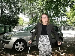 Eva Wedekind (74) musste den Führerschein abgeben. Die Straßenverkehrsbehörde hält das für nötig. - © .FOTO: STEFAN KOCH