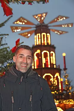 Auf dem Weihnachtstraum in Bad Salzuflen: Thomas Stratos freut sich auf das Fest der Liebe und seinen neuen Job ab Januar in Griechenland. - &copy; Vera Gerstendorf-Welle