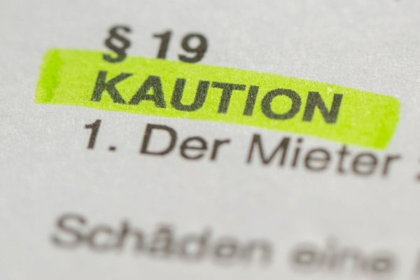 Durfte ein Vermieter die Kaution seiner Mieterin einbehalten? Dazu entscheidet nun der BGH. (Symbolbild) - © Sebastian Kahnert/dpa