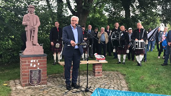 Frank-Walter Steinmeier feiert in Brakelsiek