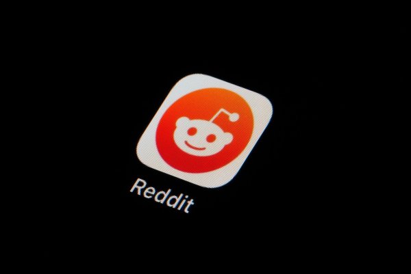 Reddit ist die jüngste Plattform, die dem neuen Gesetz in Australien unterliegt. (Symbolbild) - © Matt Slocum/AP/dpa