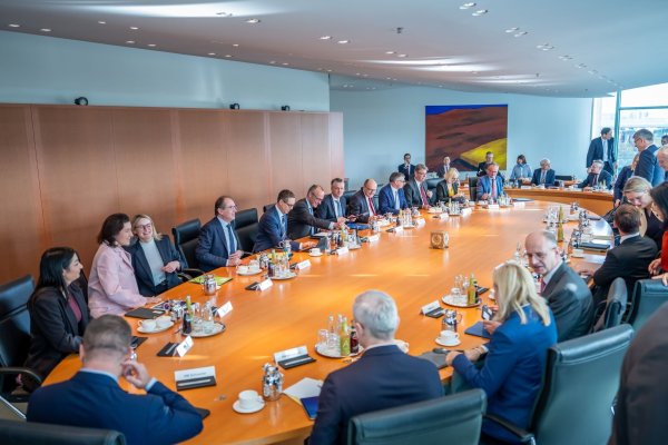 Jeden Mittwoch trifft sich das Bundeskabinett. Dieses Mal soll es vor allem um Bürokratieabbau gehen. - © Michael Kappeler/dpa