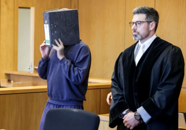 Das Gericht stellte die besondere Schwere der Schuld fest. - © Oliver Berg/dpa