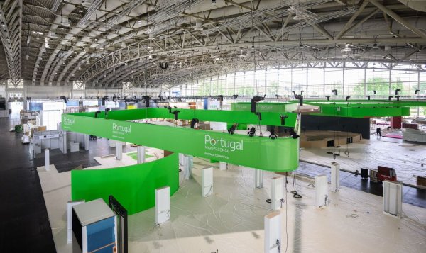 - © Julian Stratenschulte/dpa