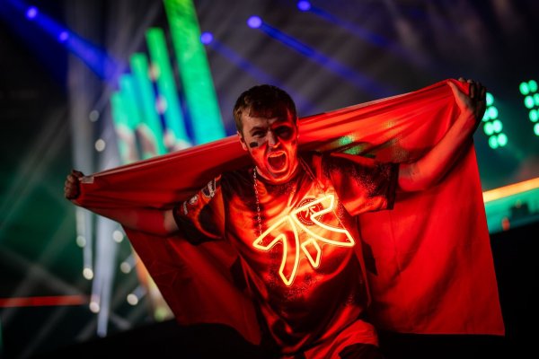 Fnatic-Fans können sich nach einer harten Serie über den LEC-Finaleinzug ihres Teams freuen. - © Riot Games/dpa
