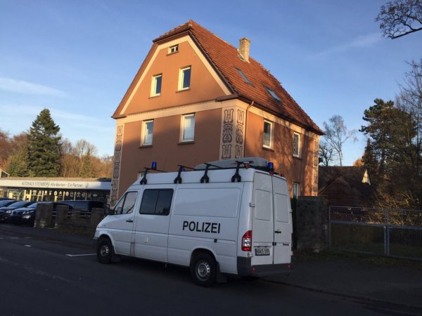 Im 2. Stock des Wohnhauses wurde der leblose Körper der Frau gefunden. - © Jürgen Mahncke