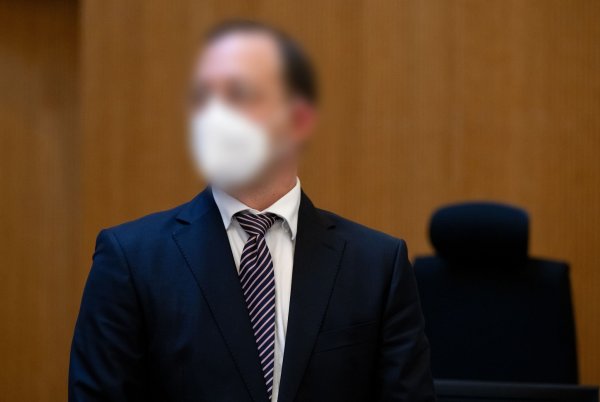 Der frühere Wirecard-Chefbuchhalter hat eine Klage gegen seine Manager-Haftpflicht verloren und darf zunächst auf keine weiteren Millionenzahlungen für seine Anwälte mehr hoffen. - © Sven Hoppe/dpa