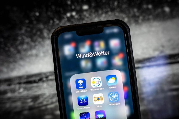 Wetter-Apps gehören bei vielen zum Alltag, doch unterschiedliche Datenquellen und Prognosemodelle können zu abweichenden Vorhersagen führen. - © Sina Schuldt/dpa/dpa-tmn