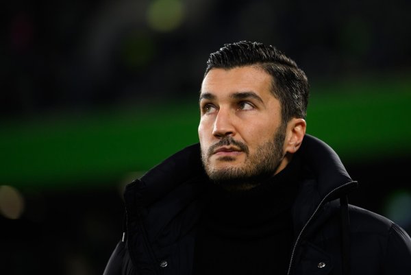 BVB-Coach Nuri Sahin hat krankheitsbedingt kaum noch Abwehrspieler zur Verfügung. - © Swen Pförtner/dpa