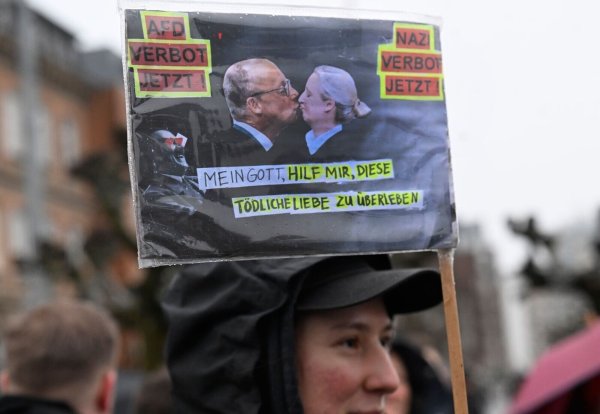 Bei Demos gegen eine schärfere Migrationspolitik werden in ganz Nordrhein-Westfalen mehrere Tausend Menschen erwartet. (Archivbild) - © Roberto Pfeil/dpa