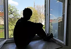 Mohammed Mutari wohnt derzeit im Pfarrhaus der Kirchengemeinde Cappel. Hier fühlt er sich geborgen - zum ersten Mal nach Jahren, und er möchte unerkannt bleiben. - © Foto: Preuss